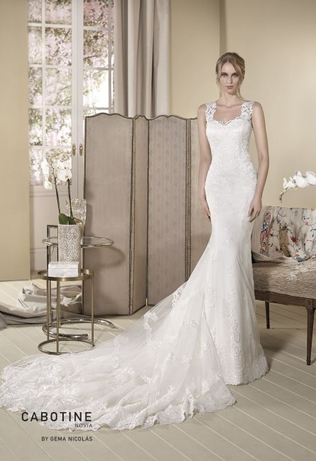 Mermaid tulle wedding dress with embroidered lace motifs and semi-sheer straps and back. - GN DESIGN GROUP