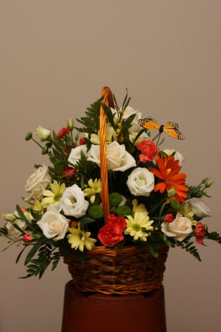 basket for mums ,colours to match wedding - flower-expressions ltd