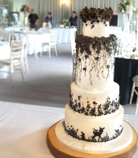 Black and white cake - Cake and Lace Weddings