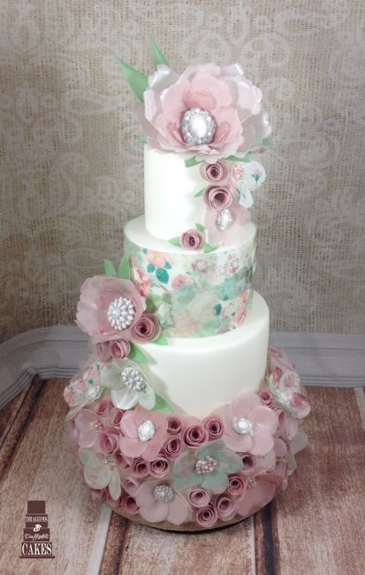 Vintage Wafer Paper Roses with all edible brooches and flowers - Dragons and Daffodils Cakes