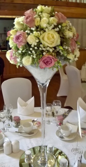 rose and lisianthus table centre - Eden Florists