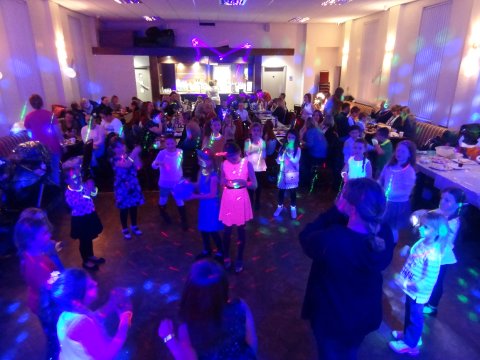 Wedding Music and Entertainment - Knightmoves Discos And Karaoke-Image 31872