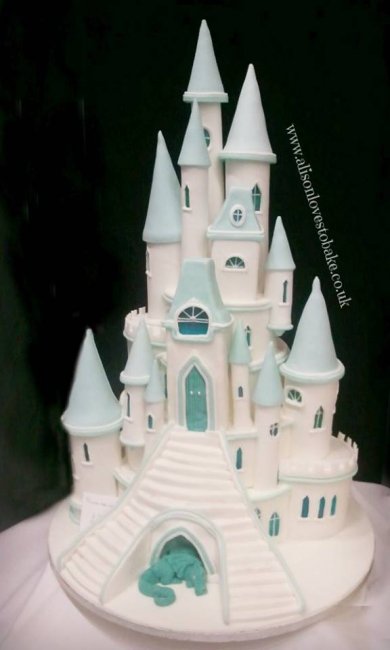 Princess castle cake - Alison loves To Bake