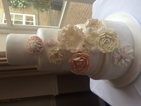 Wedding Cakes - Cake by Lynda Morrison-Image 20251
