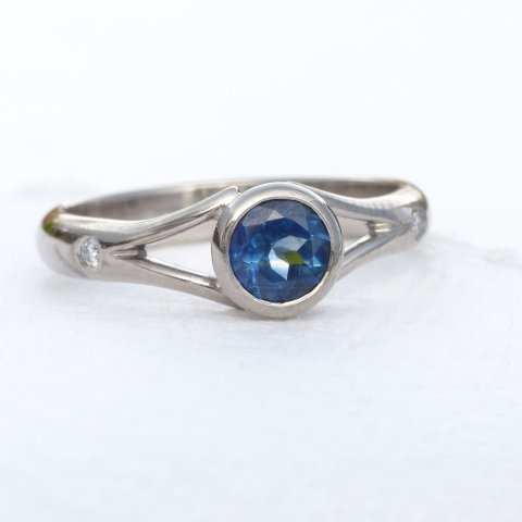 Fair Trade Sapphire Ring i 18cr Gold - Lilia Nash Jewellery