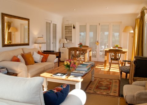 Guest sitting room at Fairways Bed and Breakfast in Crewkerne in Somerset - Fairways Bed and Breakfast