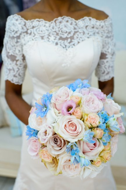 Pastel bridal bouquet - Mrs Umbels