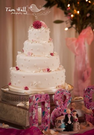 Pretty floral wedding cake - Gardners Bakery