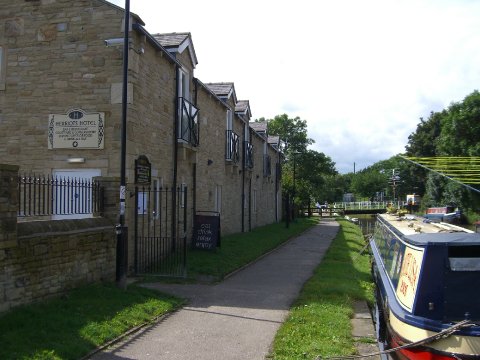 Canal behind the hotel - Herriots Hotel with Rhubarb Restaurant 