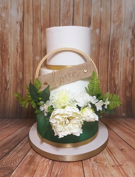 Modern hoop with flowers - Quality Cake Company