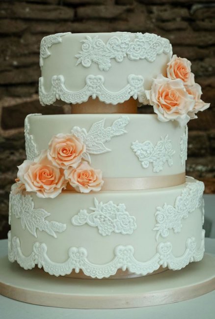 Lace and sugar roses - The Cotswold Cake Kitchen