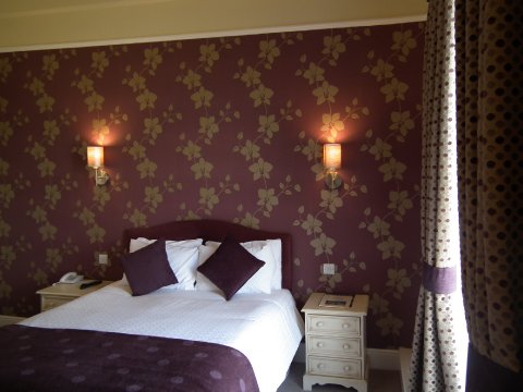 Bedroom - North Euston Hotel