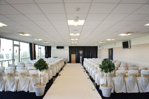Outdoor Wedding Venues - Sandown Park Racecourse-Image 25255