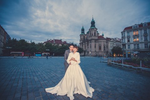 Pre-wedding photography, videography bridal hair makeup service in Prague - Forever Love Wedding