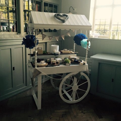 Wedding Favours and Bonbonniere - Sweet and Scrumptious Carts-Image 18390