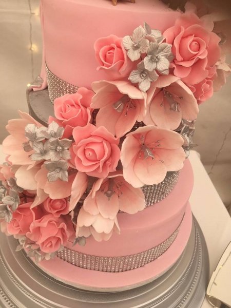 sugar flower cascade - Calley's Cakes