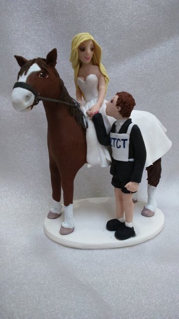 Runner with his horse riding bride - sweetmoontoppers.com