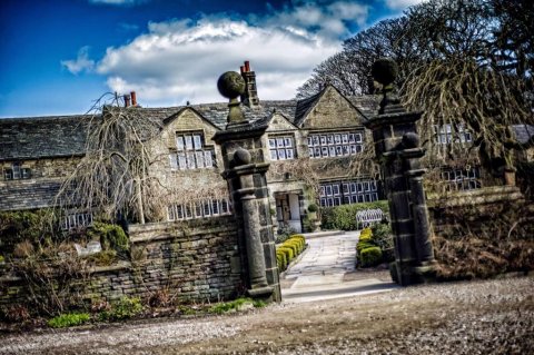 Holdsworth House is set in 3 acres of private gardens and paddocks - Holdsworth House Hotel & Restaurant