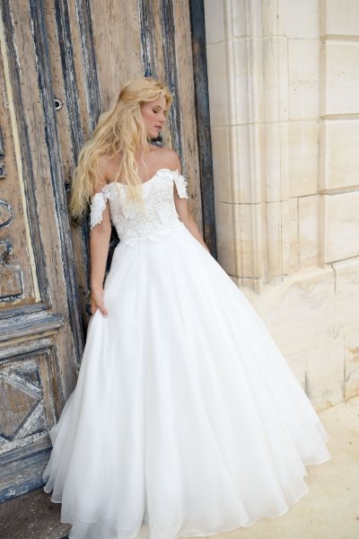 Wedding Dresses and Bridal Gowns - Lyn Ashworth Couture -Image 41028