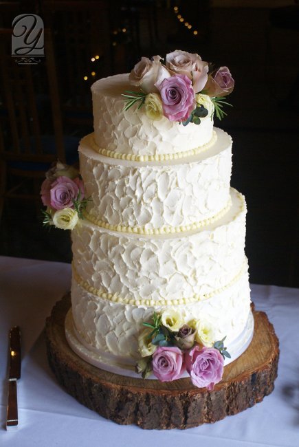 Unique Cakes, by Yevnig #Elegantwedding #ElegantCake #Weddingcake #Luxurywedding #Luxbride #Luxuryweddingcake #GoldLeafweddingcake #Desserttable - Unique Cakes by Yevnig