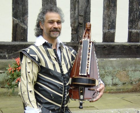 With hurdy gurdy at Rufford Old Hall - Dante Ferrara - Tudor Lute Nationwide