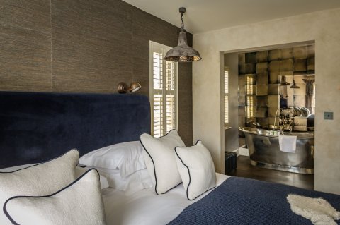 Room 7 - No 38 The Park