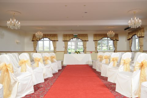 Ceremony - South Lawn Hotel