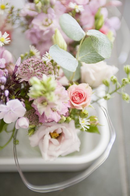 Wedding flowers at Trevenna Barns - Thomas Foreman Photography 