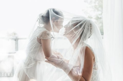 Mother and daughter - Emma Turner Weddings 