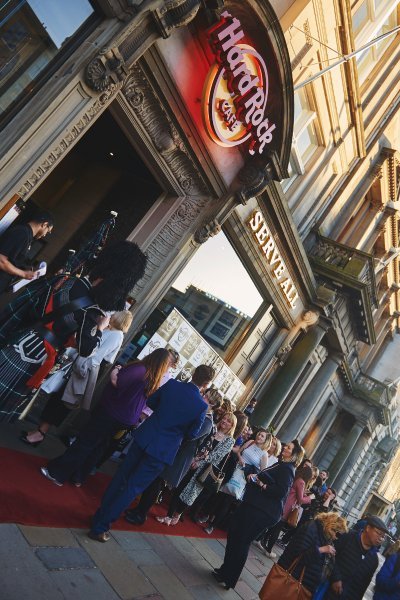 red carpet arrival - Hard Rock Cafe Edinburgh