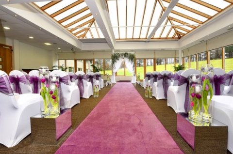 Stirling Court Hotel Cenermony Decor - Eze Events Ltd