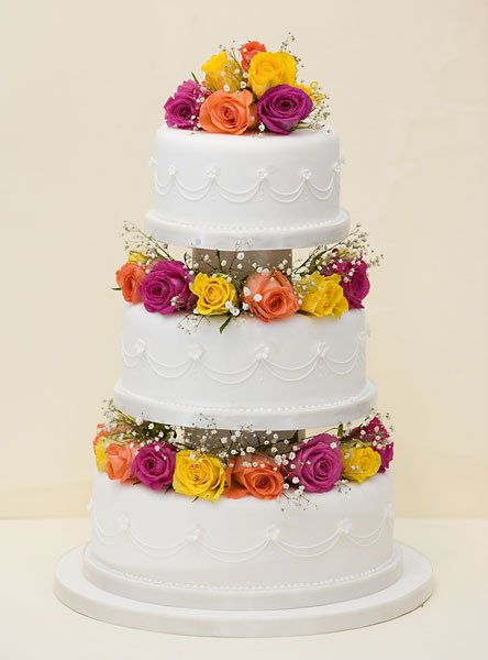 Wedding cake with fresh roses - Sarah Louise Cakes