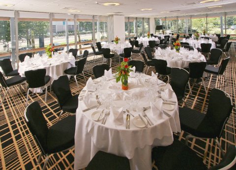 Wedding Ceremony and Reception Venues - Beales Hotel-Image 35747