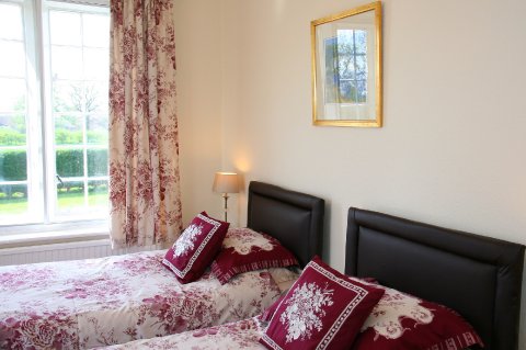Twin or double bedroom in The Moretons Farmhouse - The Moretons