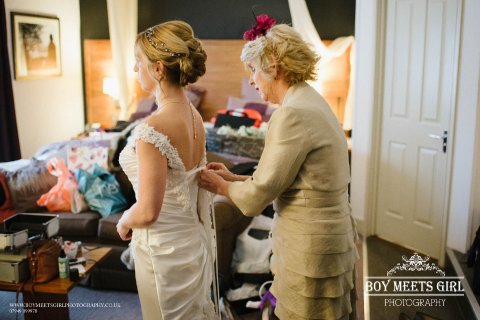 Getting Ready Photography - Boy Meets Girl Photography