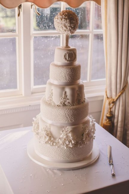 Wedding Cakes - Cake by Lynda Morrison-Image 20245