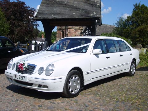Mercedes limousine - Cheshire & Lancashire Wedding cars