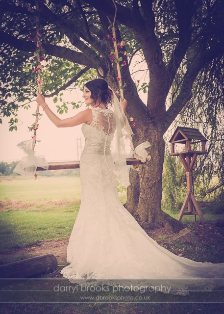 Bride at Hallmark Hotel Ferriby - Darryl Brooks Photography