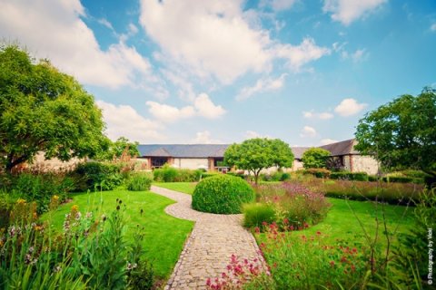 Outdoor Wedding Venues - The Barn at Bury Court-Image 39842