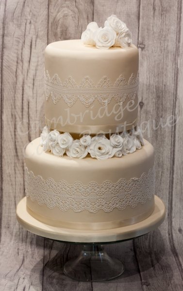 Roses wedding cake - Cambridge Cake Boutique