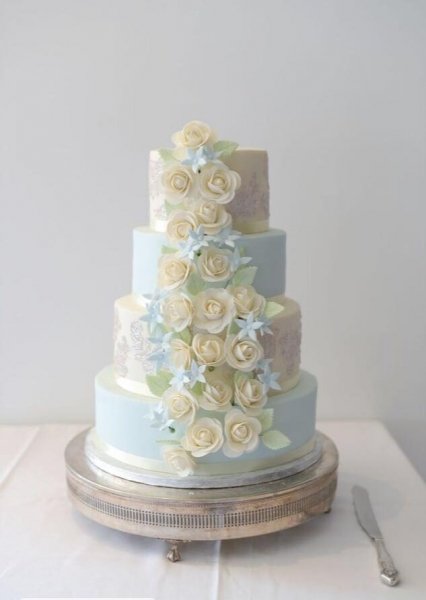 blue and ivory rose cascade - Calley's Cakes
