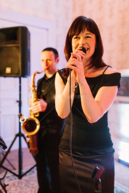Saxophone and vocal duo - Sax & Honey