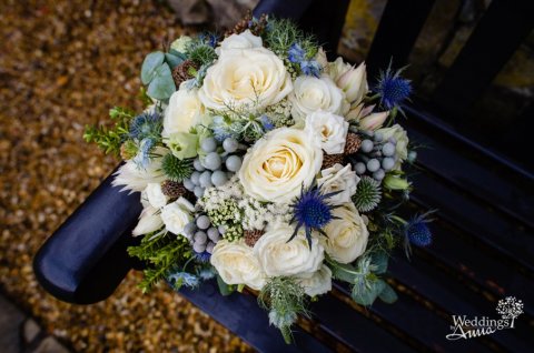 Ivory, blue and brown - Spiral Flowers