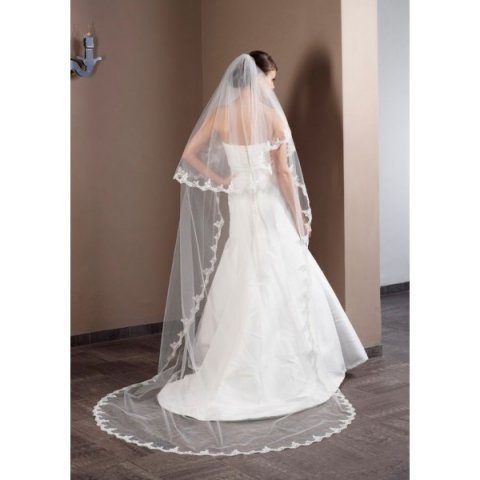 Poirier Lace Edge Wedding Veil S50 - From £90 - Zaphira Bridal