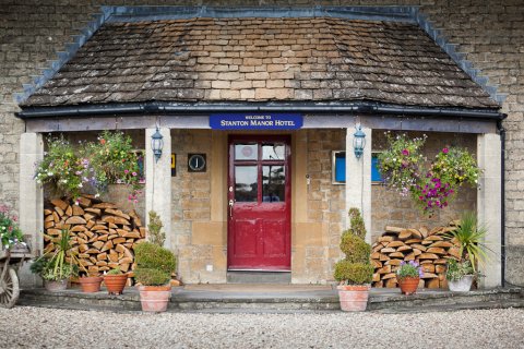 Entrance - Stanton Manor Hotel