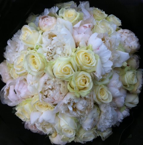 White rose and peonie bouquet - Rose&Mary