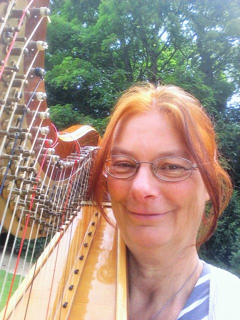 Wedding Music and Entertainment - HARPIST Marie-France-Image 18992