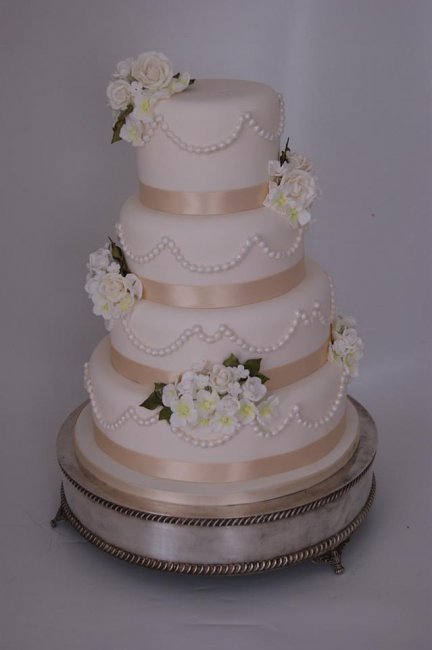 Hydrangea Roses & Pearls Wedding Cake - Wedding Cakes by Lisa Broughton