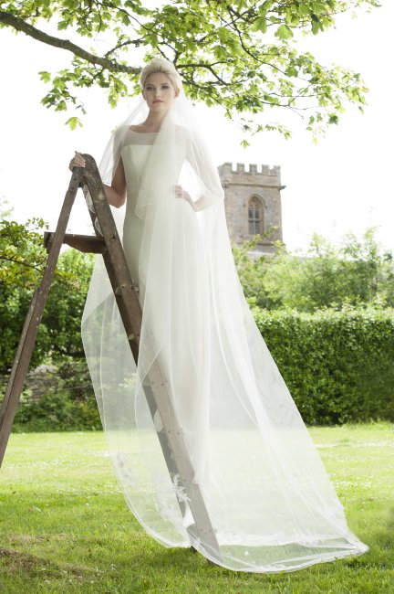 Moonshine - Train Length Veil with Lace Motifs - Rainbow Club 