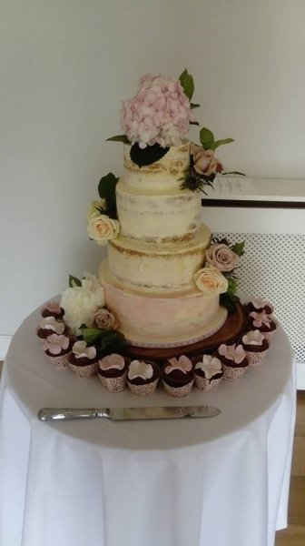 Only semi-naked! - Little Cottage Cakes